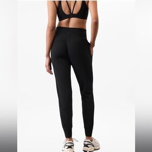 Athleta Cruise Jogger in Powervita
